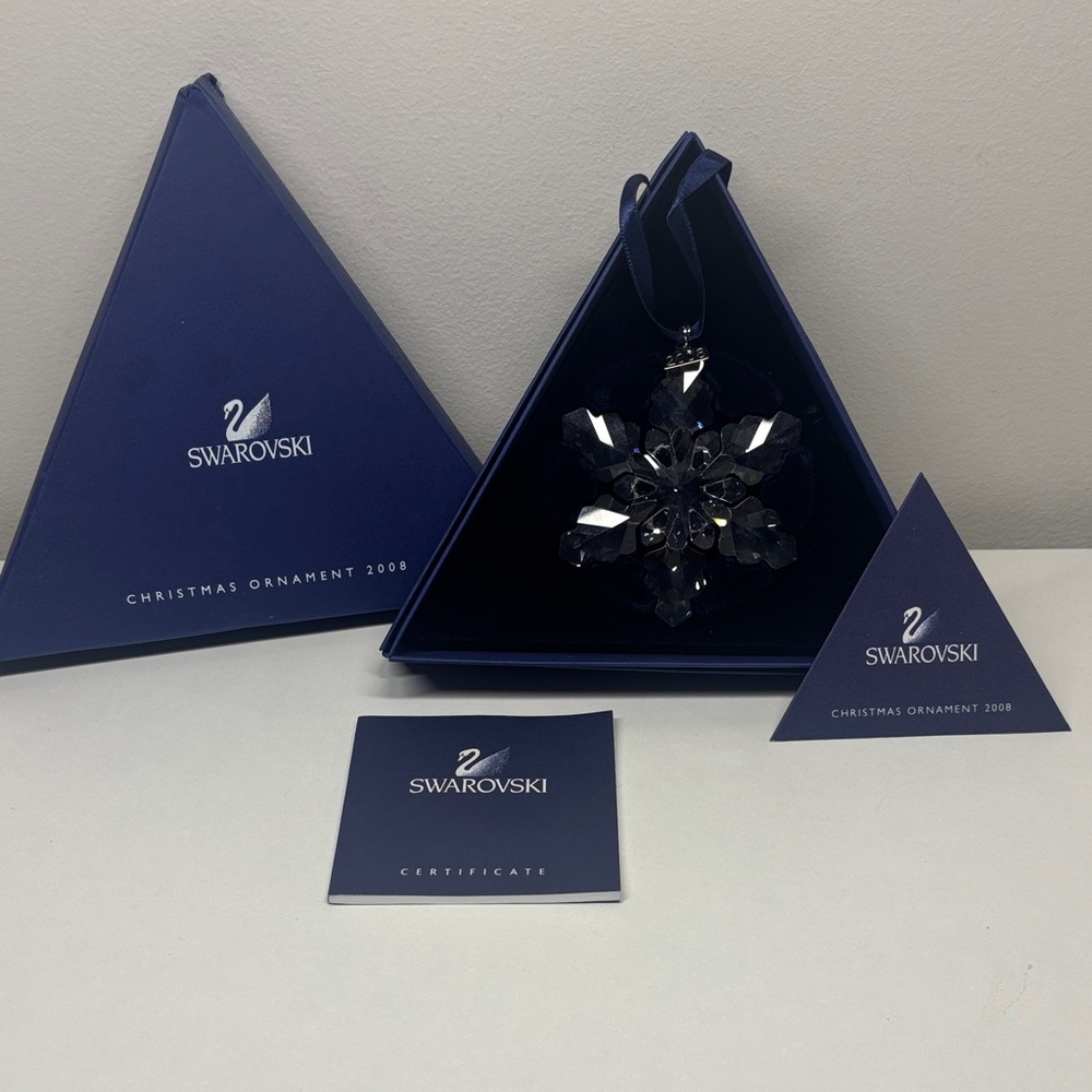 Swarovski 2008 Snowflake Ornament with original box and certificate.